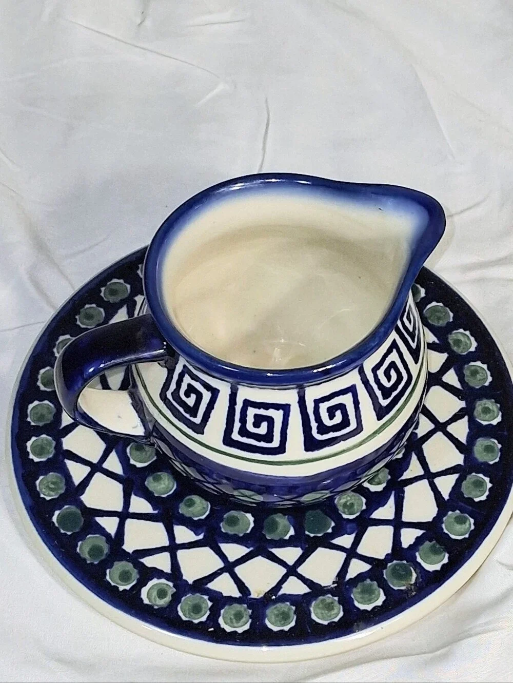 Set Of 2 Cobalt Blue Boleslawiec Saucers with Matching Creamer and Sugar Bowl - Picture 3 of 9